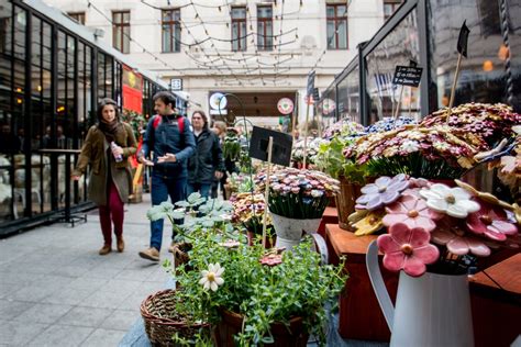 send flowers to budapest|Send Flowers to Budapest .